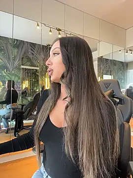 Snapshot of MileySin1111 chatting on 20, 2, 2026 MileySin1111 online show from 20, 2, 2026