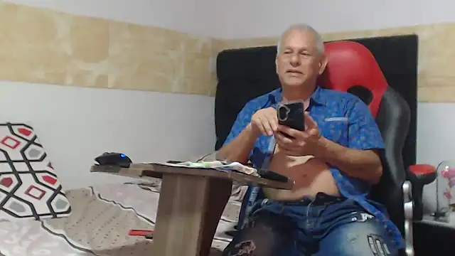 VALENTINO1983  online show from 10, 10, 2025