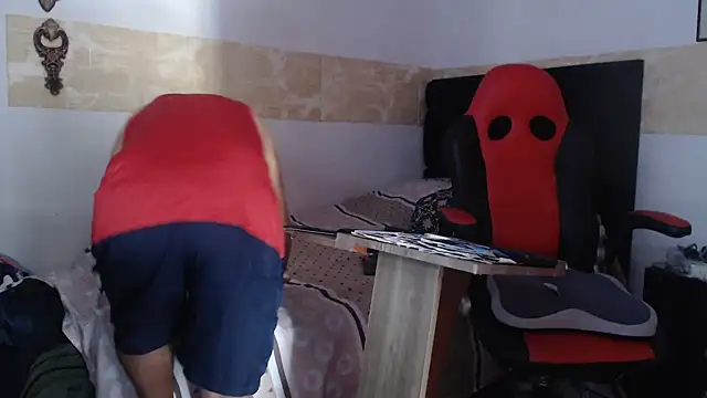 VALENTINO1983  online show from 30, 10, 2025