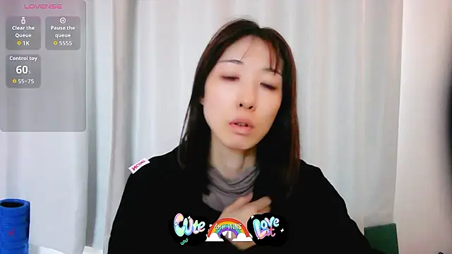 Snapshot of Love_me_Eri_ chatting on 14, 10, 2025 Love me Eri online show from 14, 10, 2025