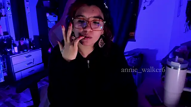Snapshot of annie_walker6 chatting on 9, 7, 2026 annie walker6 online show from 9, 7, 2026