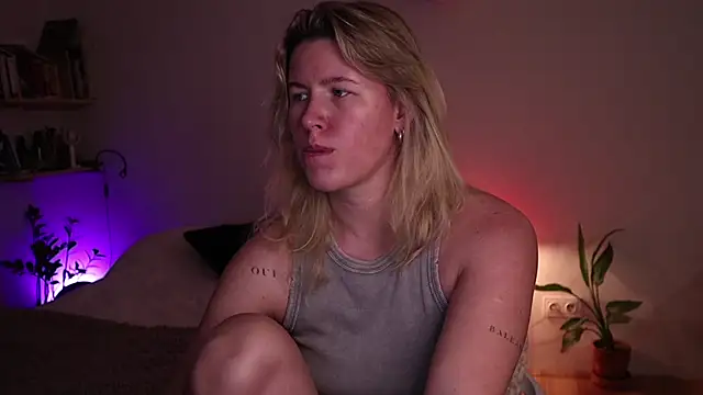 moonamii online show from 12, 11, 2025