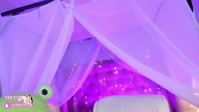 Ellie Jhonson   online show from 3, 2, 2025