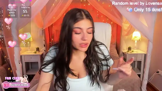 Ellie Jhonson   online show from 4, 3, 2025