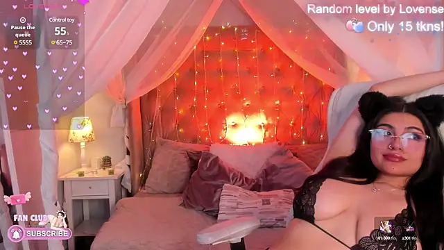 Ellie Jhonson   online show from 8, 3, 2025