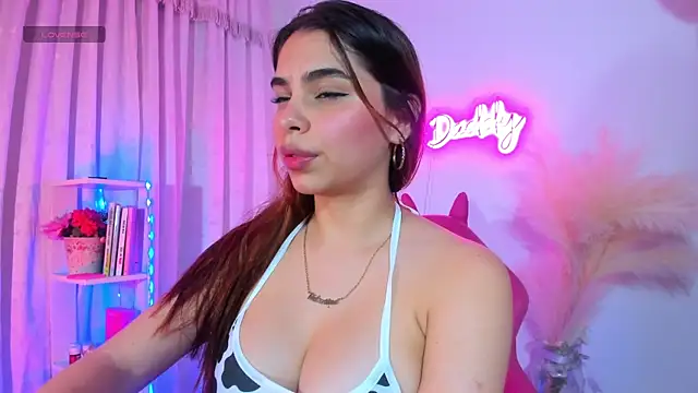 Snapshot of crisbell_lopez chatting on 25, 9, 2025 crisbell lopez online show from 25, 9, 2025