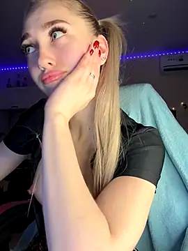 Good  Girl  online show from 28, 9, 2025