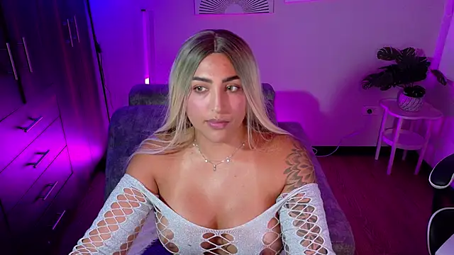 Snapshot of a_belladanger chatting on 7, 5, 2026 a belladanger online show from 7, 5, 2026
