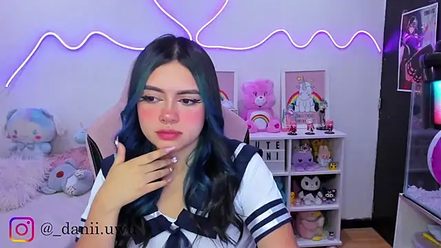 Snapshot of CuteDani_ chatting on 11, 9, 2025 CuteDani online show from 11, 9, 2025