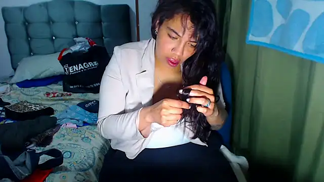 AmaraRoberts420 online show from 15, 1, 2026