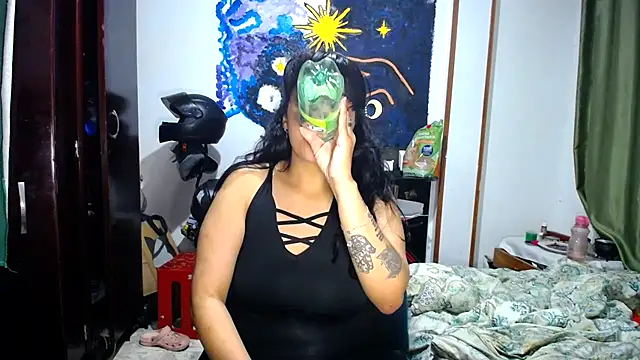 Snapshot of AmaraRoberts420 chatting on 24, 5, 2026 AmaraRoberts420 online show from 24, 5, 2026