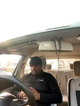 Dick 6inches online show from 12, 11, 2025