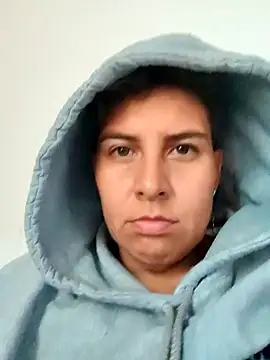 Yessi rousse online show from 4, 4, 2026