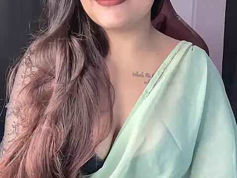 Snapshot of shanayaaa_1 chatting on 5, 5, 2026 shanayaaa 1 online show from 5, 5, 2026