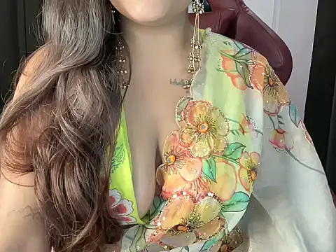 Snapshot of shanayaaa_1 chatting on 26, 6, 2026 shanayaaa 1 online show from 26, 6, 2026