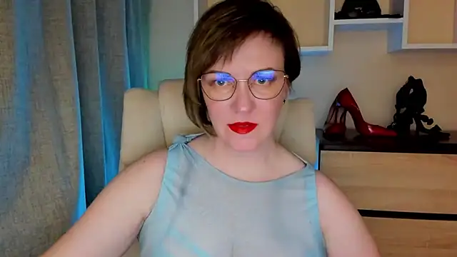 Snapshot of feliziaDesire chatting on 2, 3, 2026 feliziaDesire online show from 2, 3, 2026