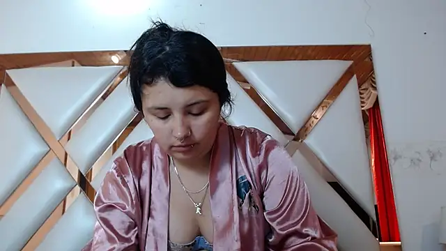 Snapshot of nathaly_low1 chatting on 11, 2, 2026 nathaly low1 online show from 11, 2, 2026