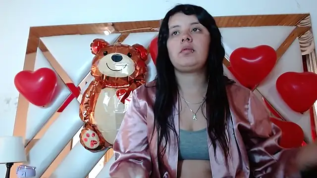 Snapshot of nathaly_low1 chatting on 19, 2, 2026 nathaly low1 online show from 19, 2, 2026