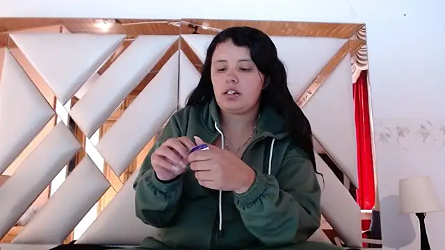 Snapshot of nathaly_low1 chatting on 24, 2, 2026 nathaly low1 online show from 24, 2, 2026