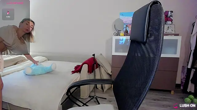 DannaEvan online show from 15, 12, 2025