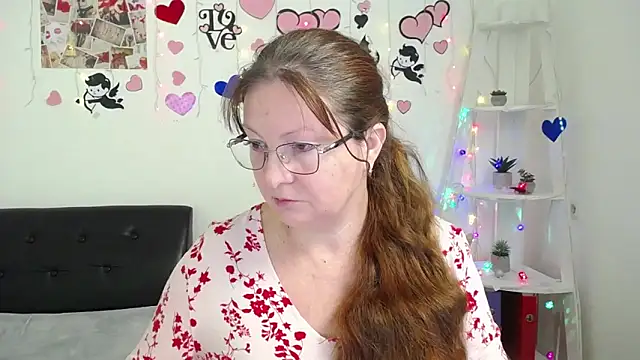 VanessaHotts online show from 28, 1, 2025