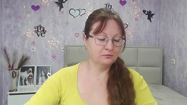 VanessaHotts online show from 10, 3, 2025