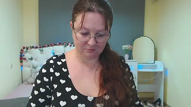 VanessaHotts online show from 28, 2, 2026