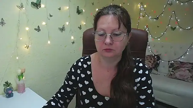 VanessaHotts online show from 27, 3, 2026
