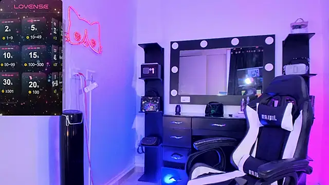 miss kitty online show from 15, 12, 2024