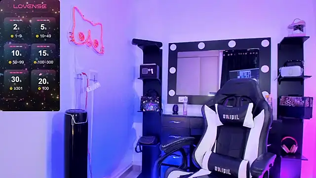 miss kitty online show from 20, 12, 2024