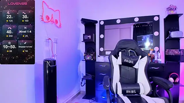 miss kitty online show from 24, 1, 2025