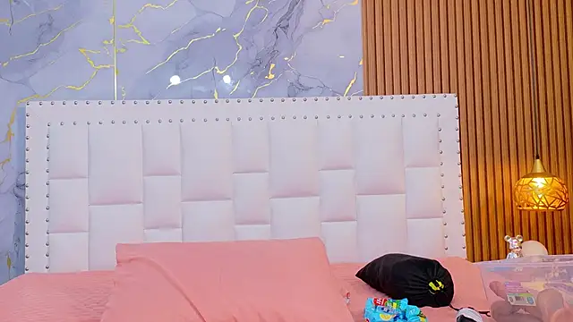 Snapshot of naughty_ebonyy chatting on 24, 9, 2025 naughty ebonyy online show from 24, 9, 2025