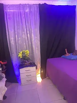 Snapshot of lonely_shewolf chatting on 2, 10, 2025 lonely shewolf online show from 2, 10, 2025