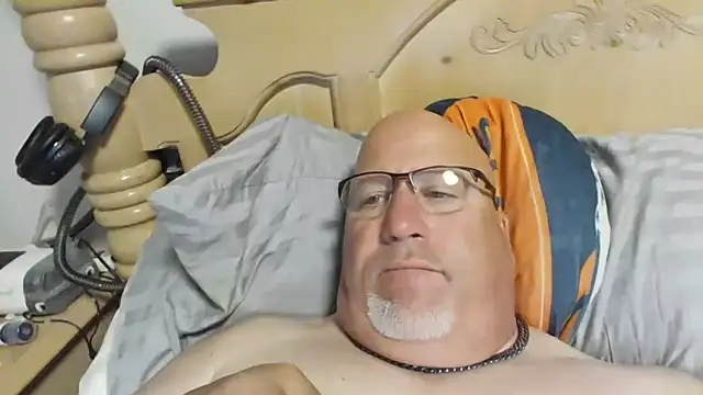 Snapshot of Bigbear0563 chatting on 8, 6, 2026 Bigbear0563 online show from 8, 6, 2026