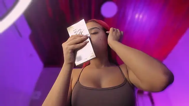 Emmily Savage online show from 13, 3, 2026