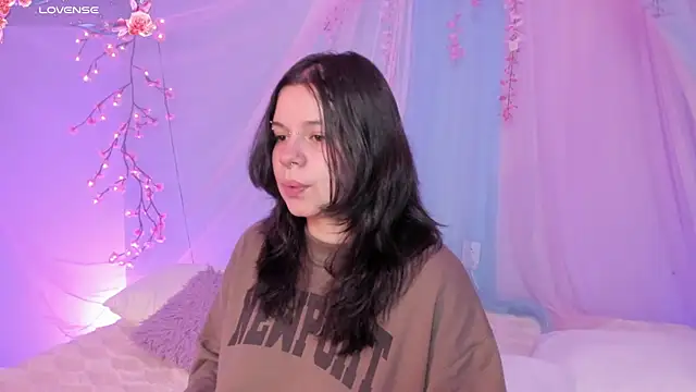 Snapshot of Mey_moon chatting on 26, 7, 2026 Mey moon online show from 26, 7, 2026