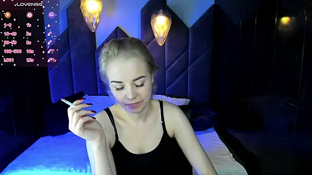 Snapshot of StephanieSweety chatting on 10, 3, 2025 StephanieSweety online show from 10, 3, 2025