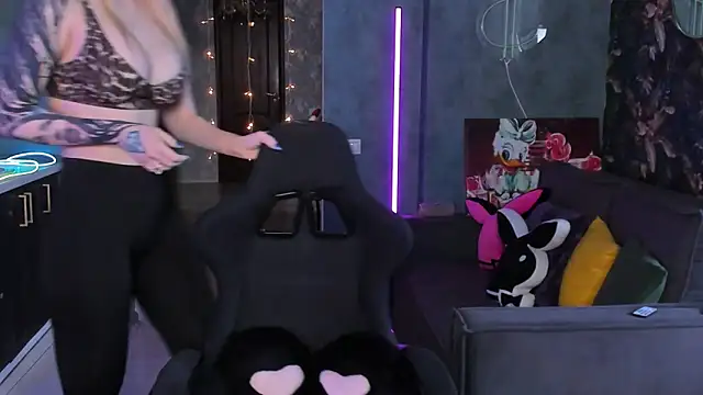 Blckmirrorr online show from 14, 2, 2026