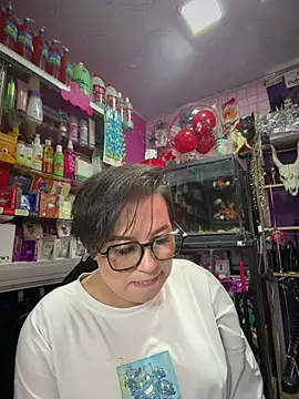 Snapshot of TamySweetness chatting on 13, 5, 2026 TamySweetness online show from 13, 5, 2026