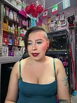Snapshot of TamySweetness chatting on 17, 7, 2026 TamySweetness online show from 17, 7, 2026