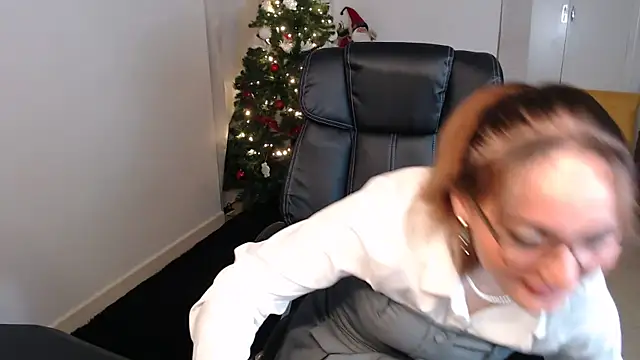 Crystal-dreamt online show from 14, 11, 2025