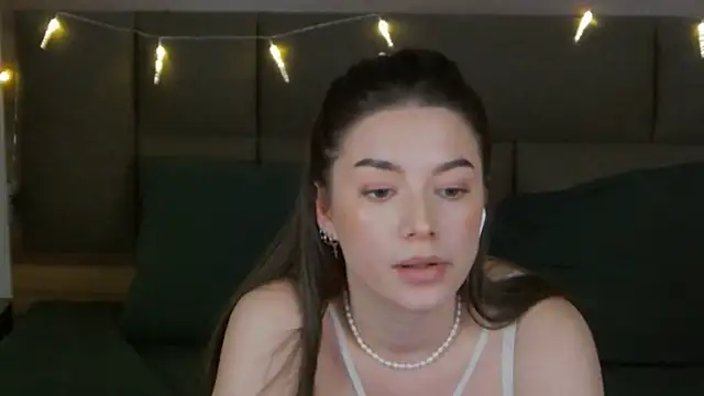 sinthiaroze online show from 27, 2, 2025