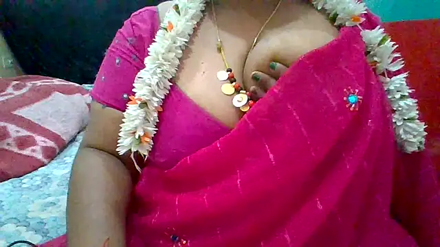 Snapshot of archanatelugu9 chatting on 6, 2, 2025 archanatelugu9 online show from 6, 2, 2025