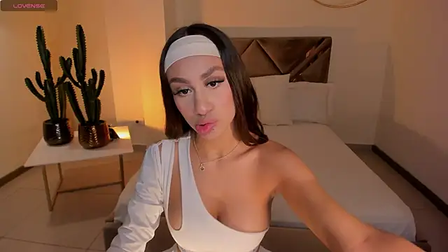 DannaCruz online show from 6, 3, 2025