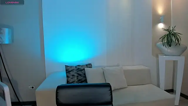 DannaCruz online show from 8, 3, 2025