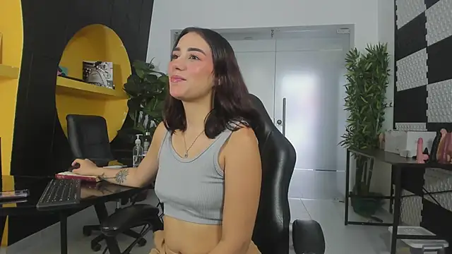 LucianaCarter online show from 22, 1, 2025