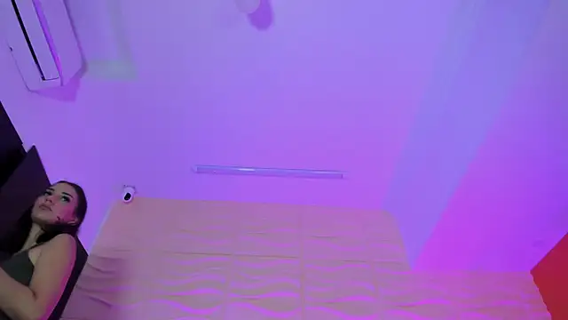 LucianaCarter online show from 13, 2, 2025