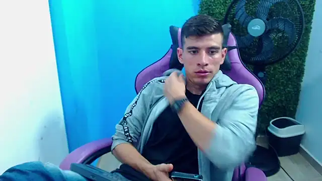 Snapshot of DEIBY_BABY chatting on 29, 12, 2024 DEIBY BABY online show from 29, 12, 2024