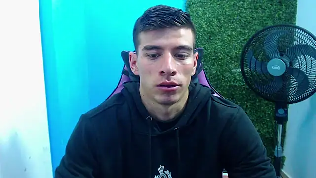 Snapshot of DEIBY_BABY chatting on 4, 1, 2025 DEIBY BABY online show from 4, 1, 2025