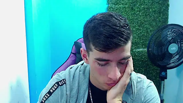 Snapshot of DEIBY_BABY chatting on 8, 1, 2025 DEIBY BABY online show from 8, 1, 2025